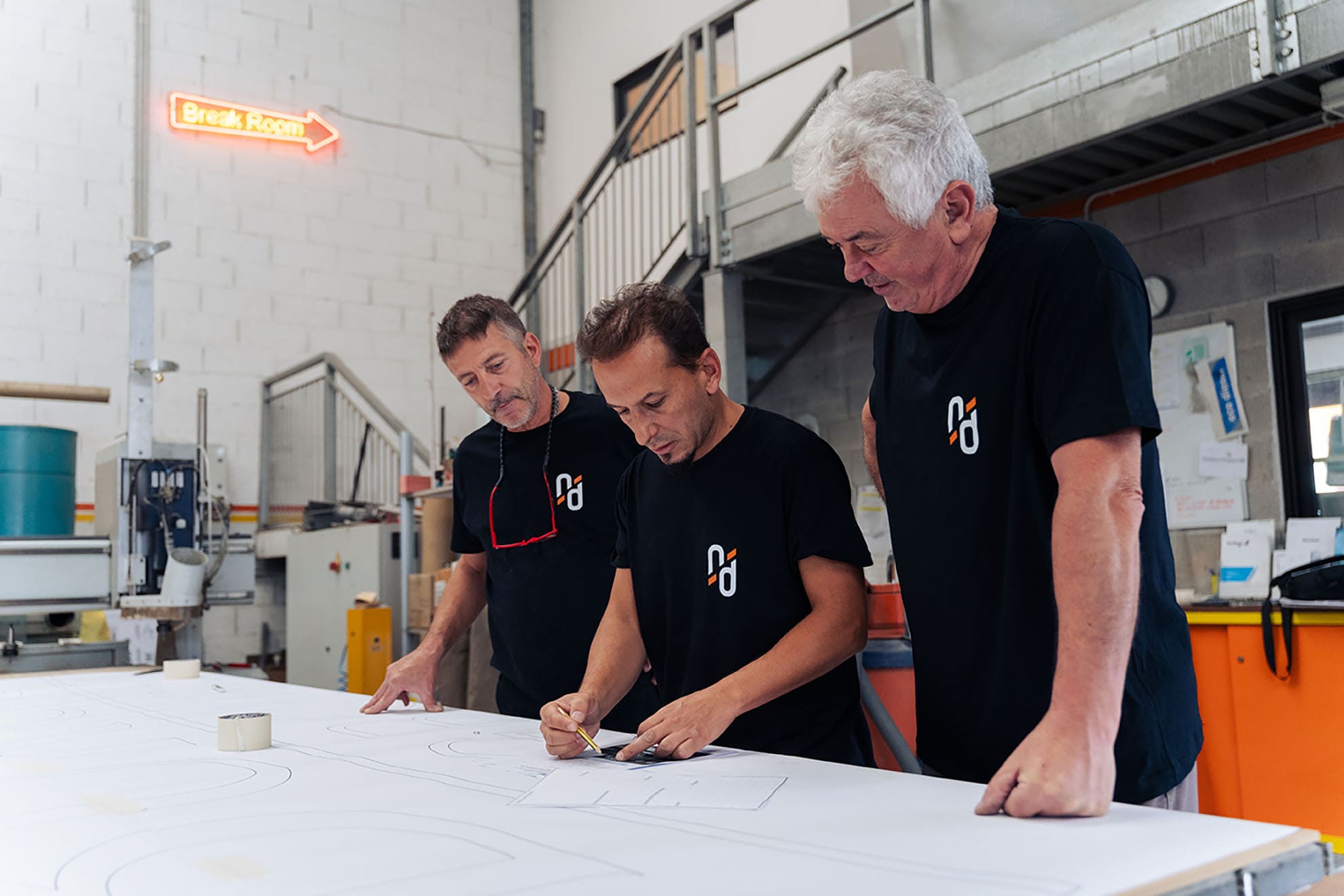 Progettazione di insegne Neon Due